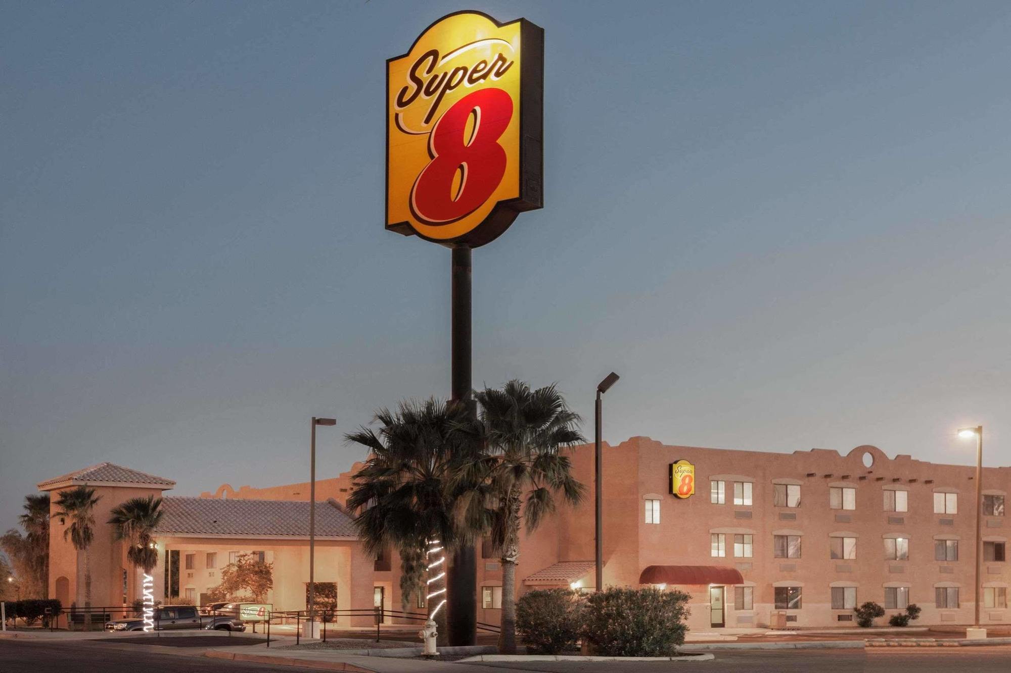 Super 8 By Wyndham Hotel 3*
